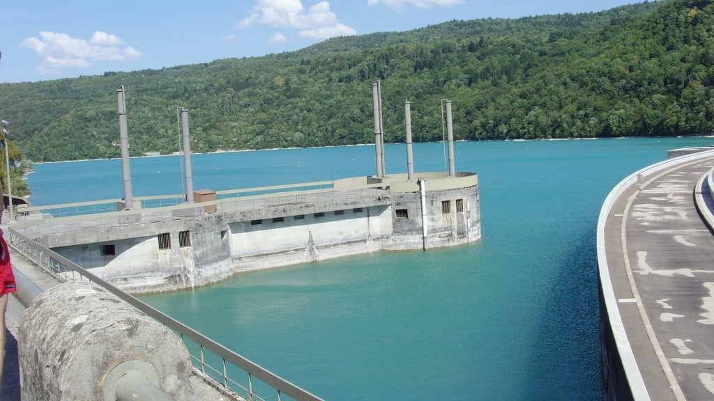 Lac de Vouglans Jura, lac artificiel avec 3 plages aménagées