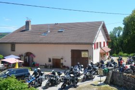 Groupe de motards à l'Auberge du tilleul