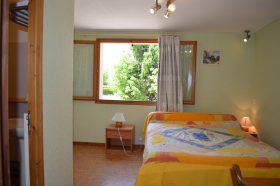 Location de chambres de campagne dans le Jura pour 1 à 5 personnes.