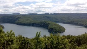 Forêt autour du lac de Vouglans